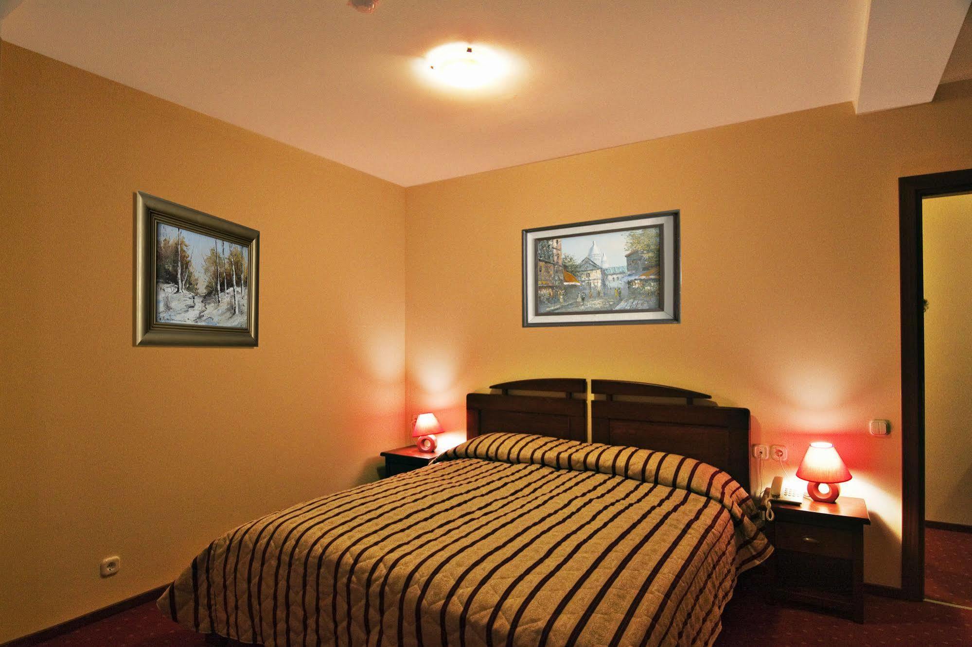 Hotel Floris Cheia  Luaran gambar